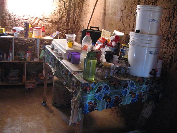 Emilie's kitchen (Temp: 87 F inside, 100 F outside)